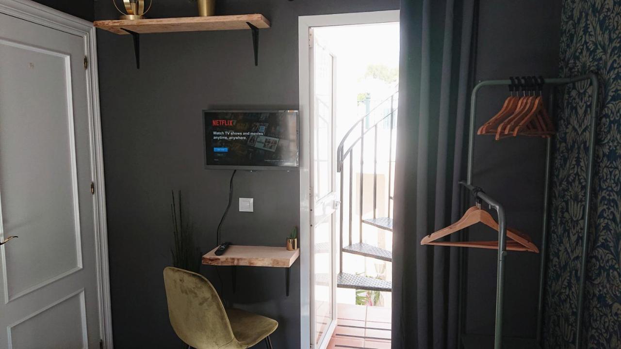 Carmen Rooms -- Boutique B&B By The Sea ネルハ エクステリア 写真